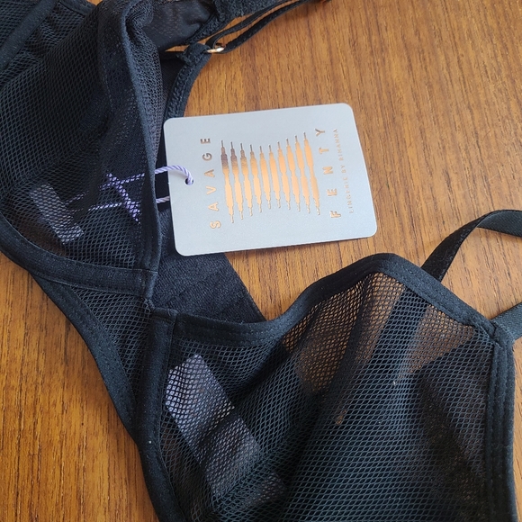 Savage X Fenty Nothin' But Net Plunge Bra - Picture 6 of 8